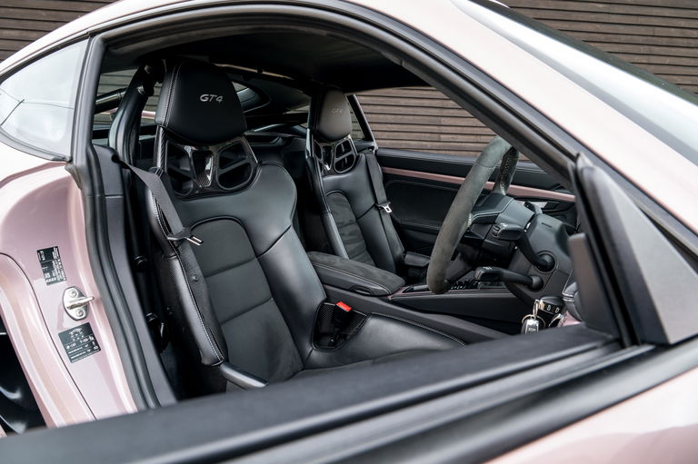 Porsche 718 Cayman GT4