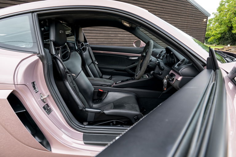 Porsche 718 Cayman GT4