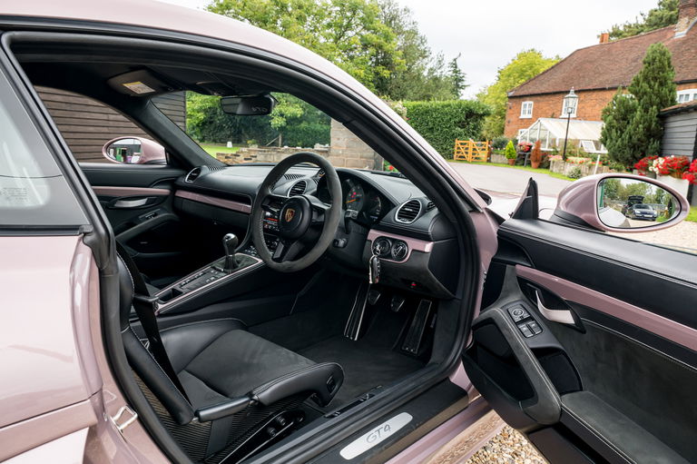 Porsche 718 Cayman GT4