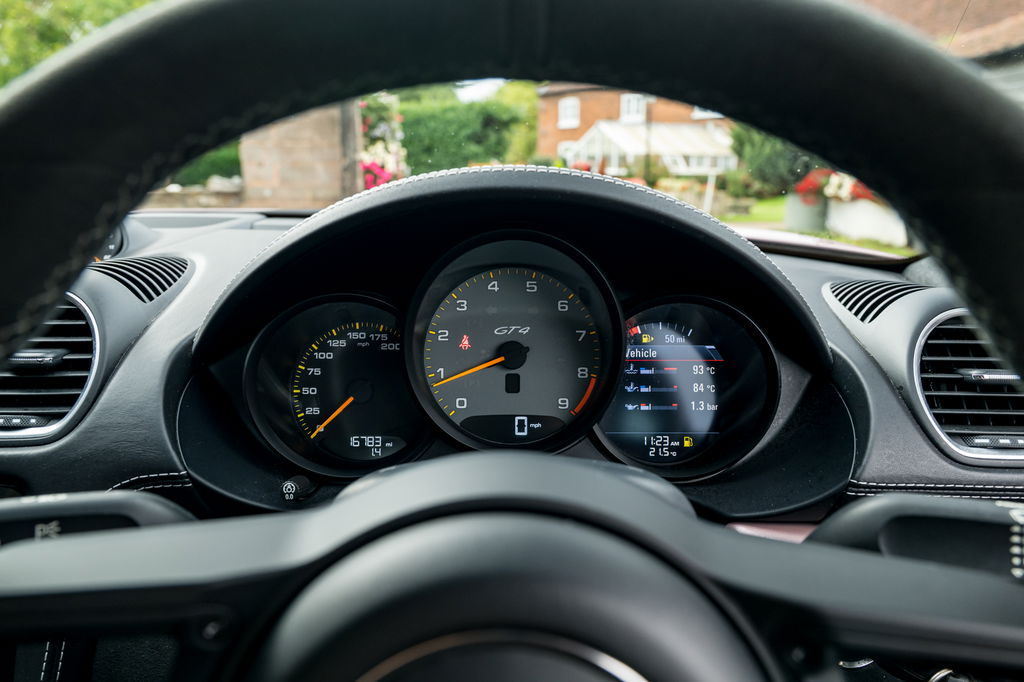 Porsche 718 Cayman GT4