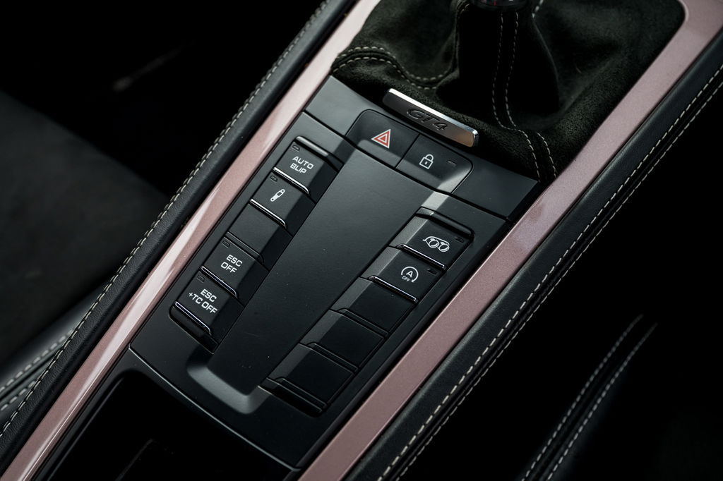 Porsche 718 Cayman GT4