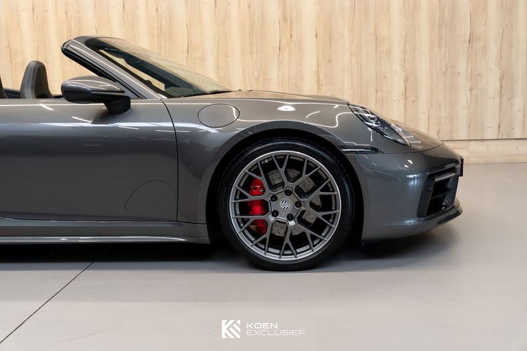 Porsche 992 Carrera 4S