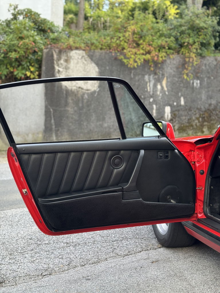 Porsche 911 Carrera 3.2 (US)