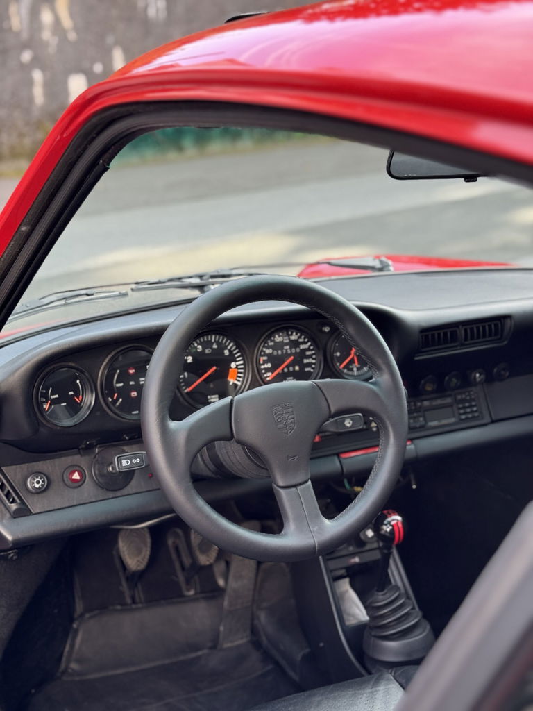 Porsche 911 Carrera 3.2 (US)