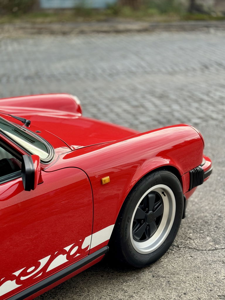 Porsche 911 Carrera 3.2 (US)