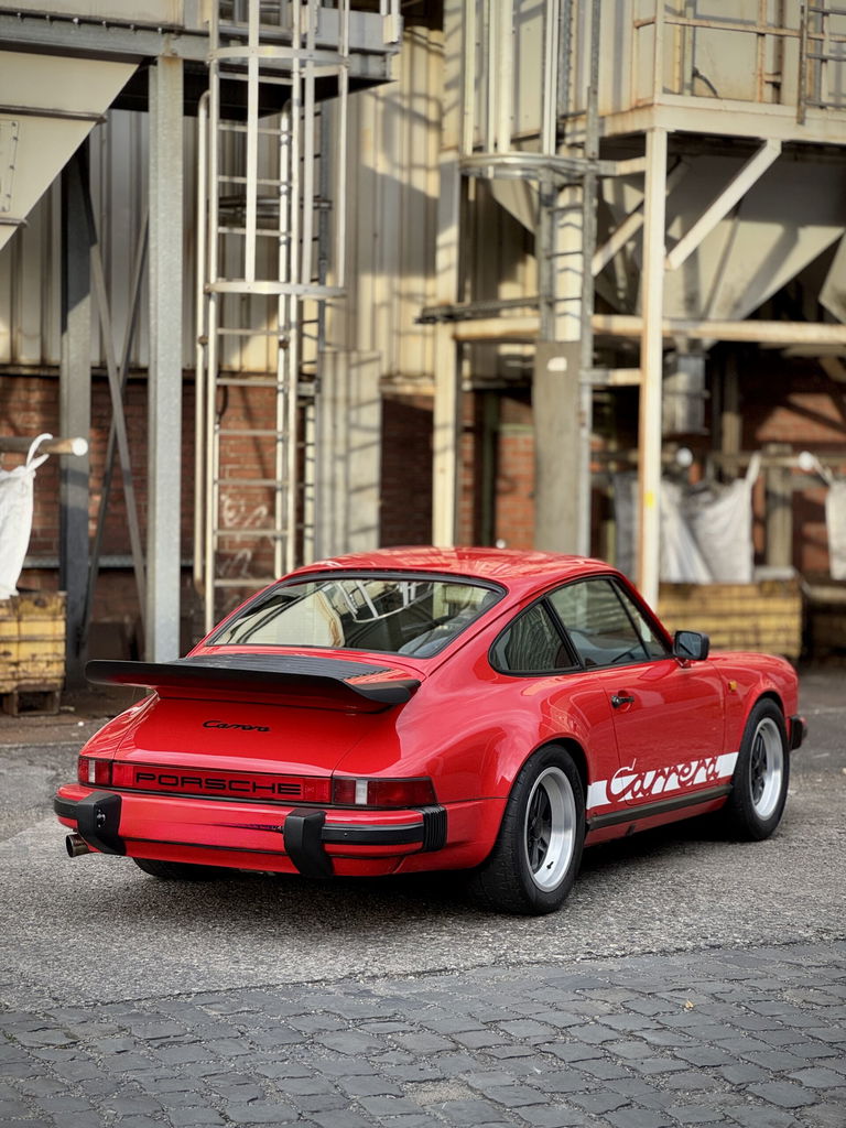 Porsche 911 Carrera 3.2 (US)