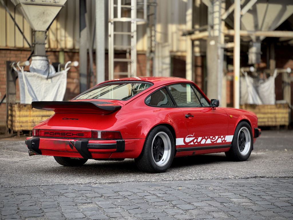 Porsche 911 Carrera 3.2 (US)