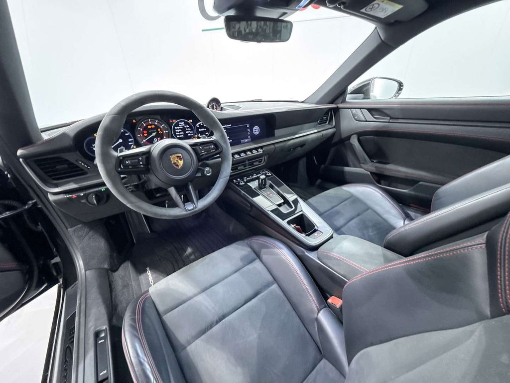 Porsche 992 Carrera GTS