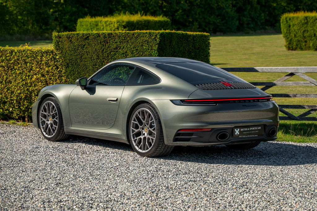 Porsche 992 Carrera