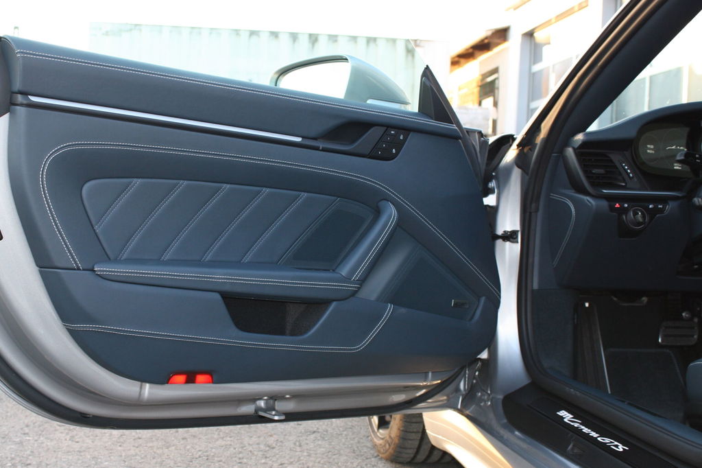 Porsche 992 Carrera GTS