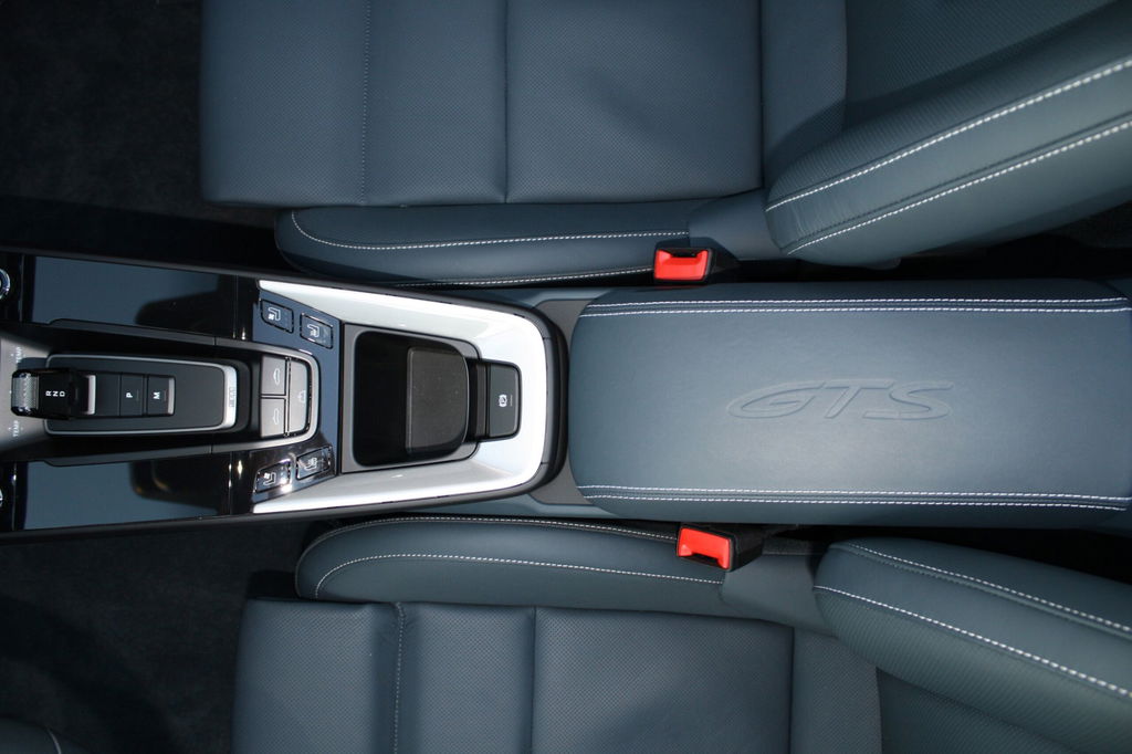 Porsche 992 Carrera GTS