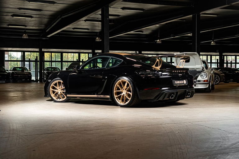 Porsche 718 Cayman GT4