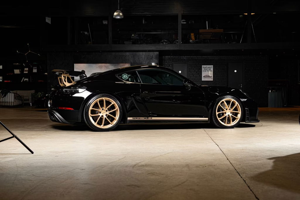 Porsche 718 Cayman GT4