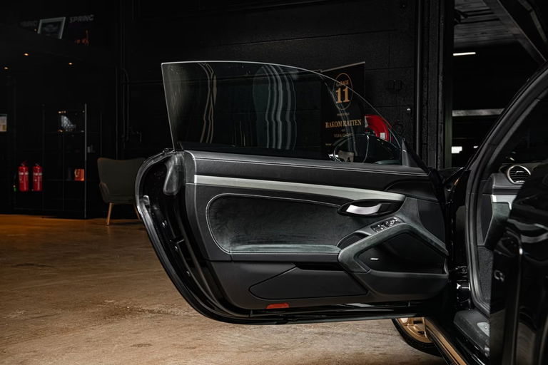 Porsche 718 Cayman GT4