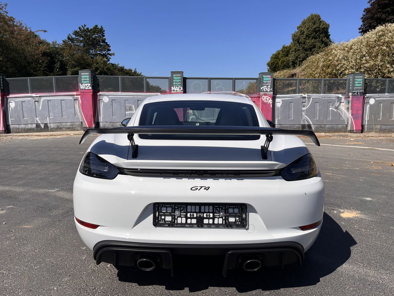 Porsche 718 Cayman GT4