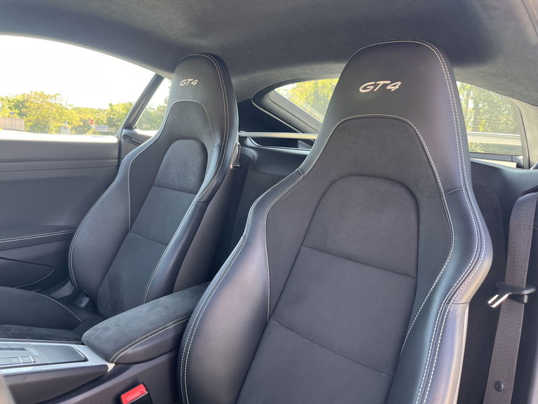 Porsche 718 Cayman GT4
