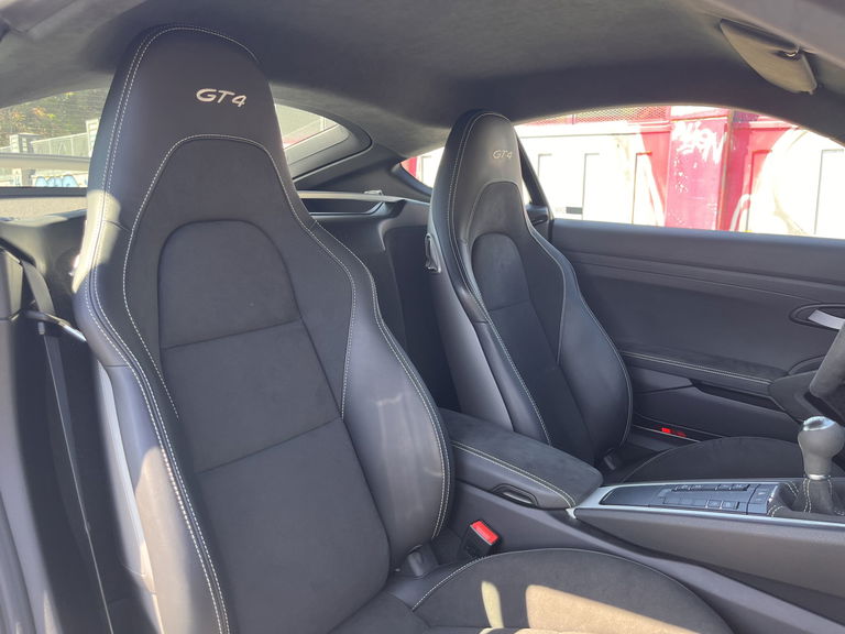 Porsche 718 Cayman GT4