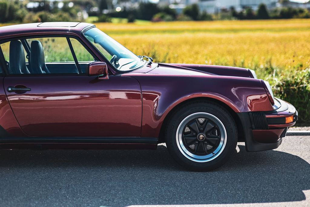 Porsche 911 Turbo 3.3 (US)