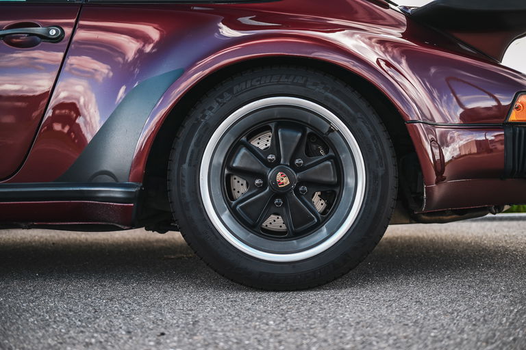 Porsche 911 Turbo 3.3 (US)