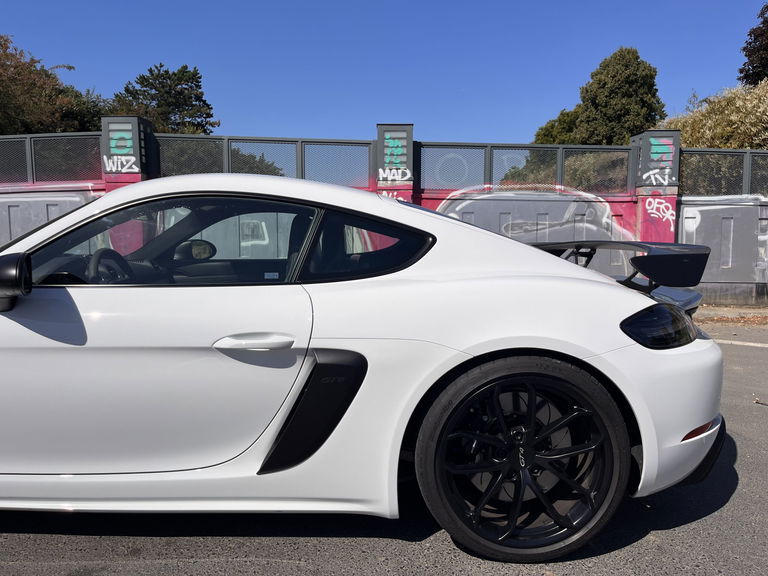 Porsche 718 Cayman GT4