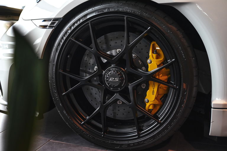 Porsche 718 Cayman GT4 RS