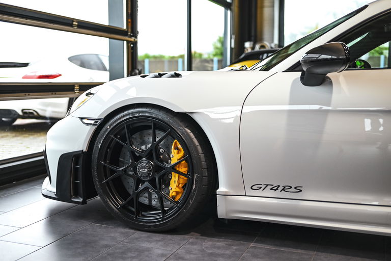 Porsche 718 Cayman GT4 RS