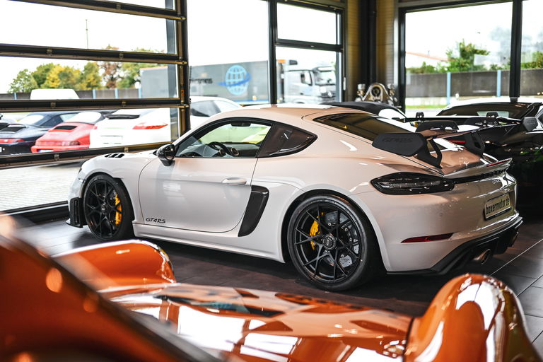 Porsche 718 Cayman GT4 RS