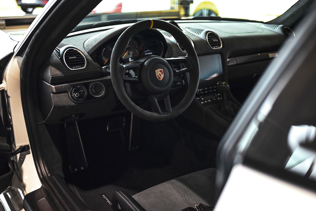 Porsche 718 Cayman GT4 RS