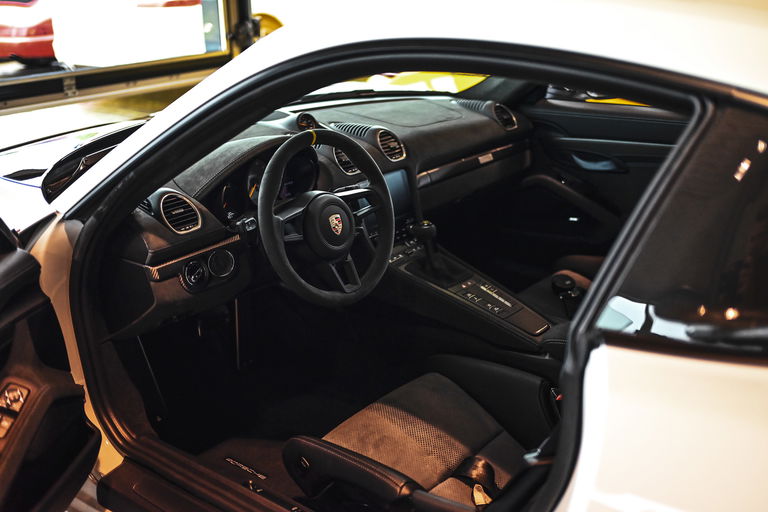 Porsche 718 Cayman GT4 RS