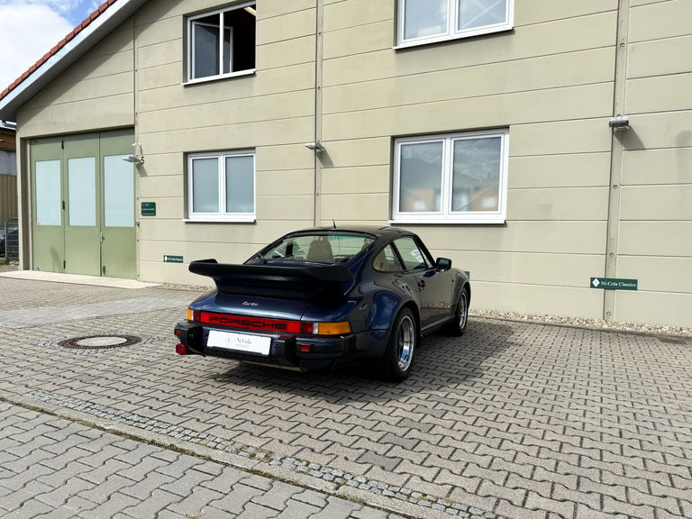 Porsche 911 Turbo 3.3
