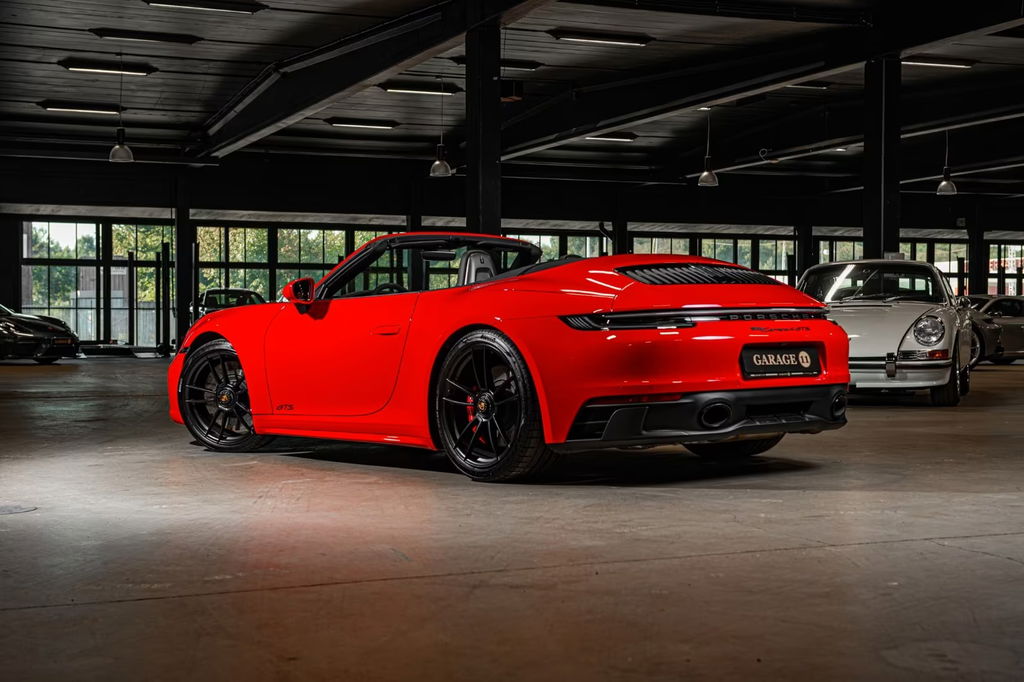 Porsche 992 Carrera 4 GTS