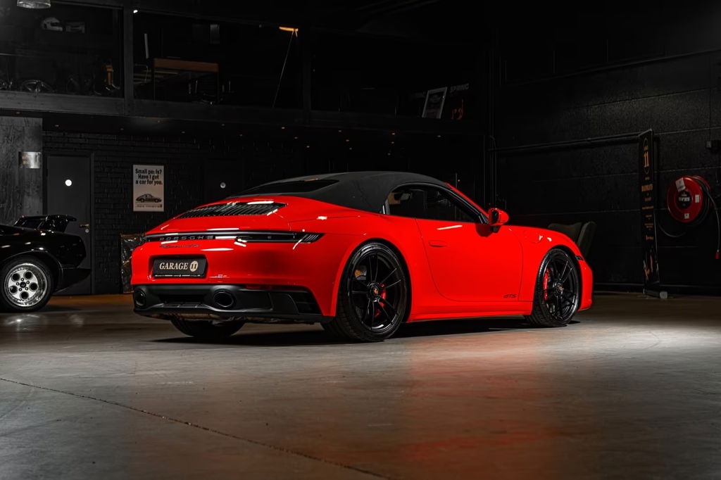 Porsche 992 Carrera 4 GTS