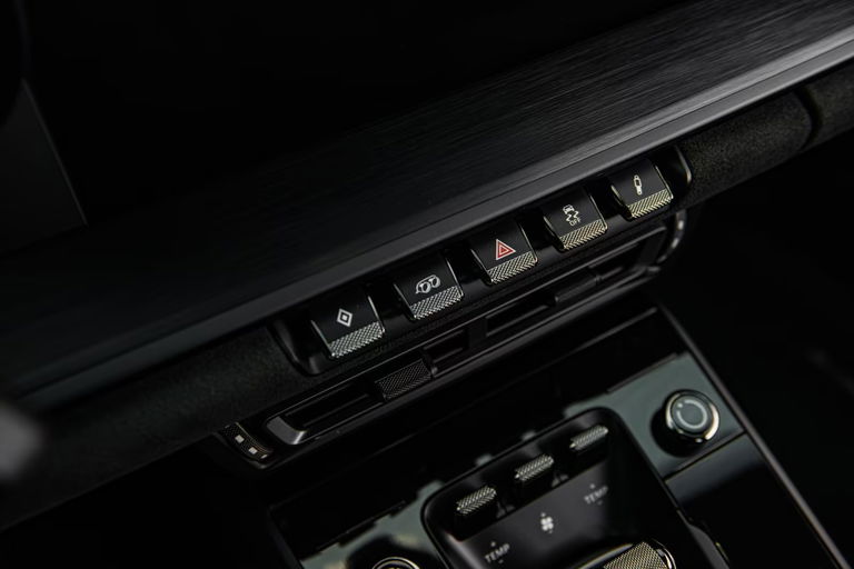 Porsche 992 Carrera 4 GTS