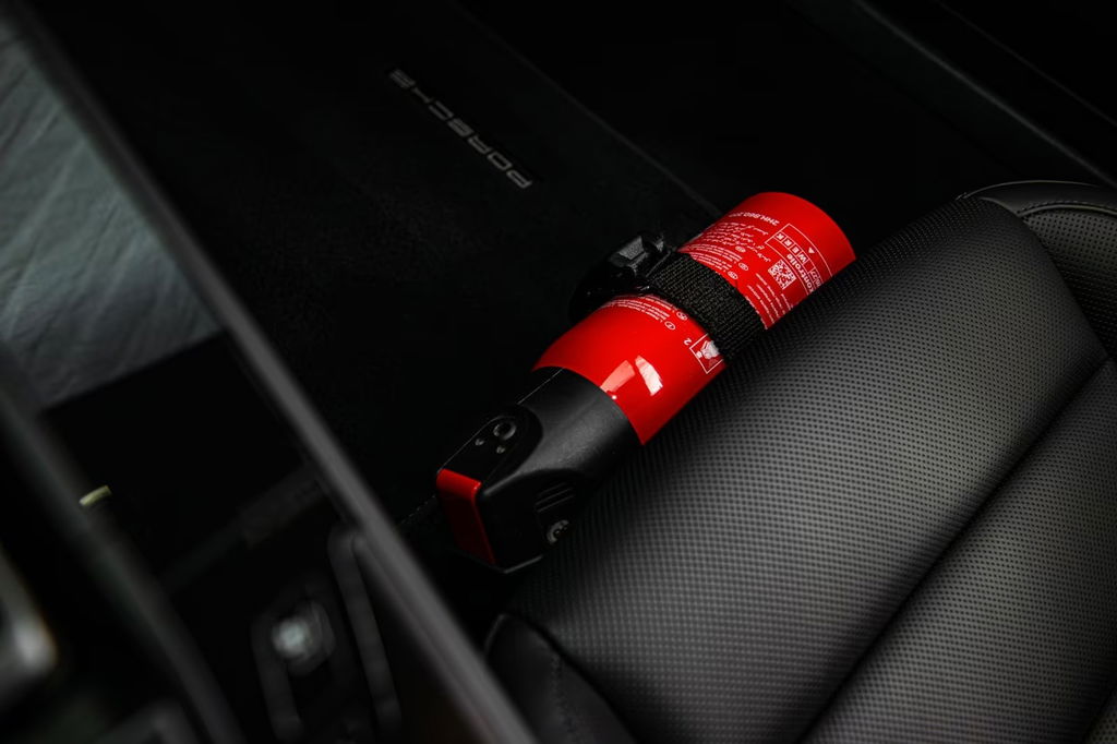 Porsche 992 Carrera 4 GTS