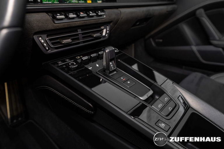 Porsche 992 Carrera GTS