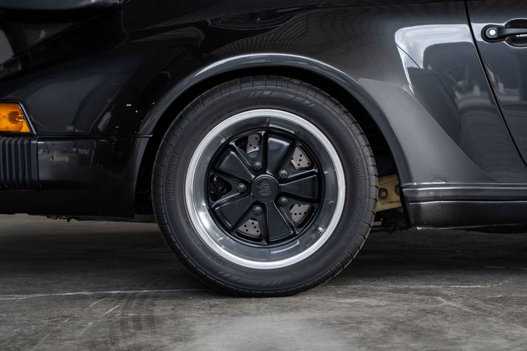 Porsche 911 Turbo 3.3