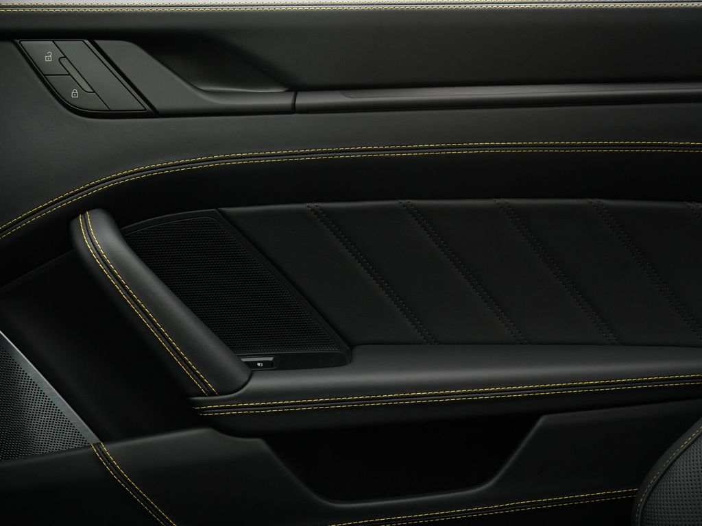 Porsche 992.2 Carrera 4 GTS