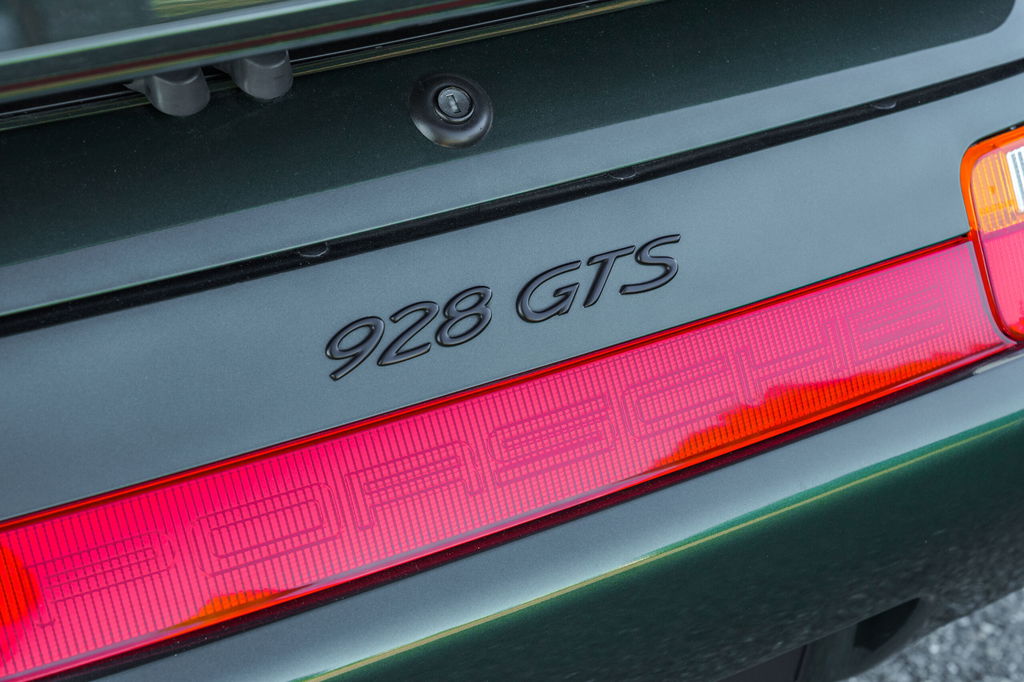 Porsche 928 GTS