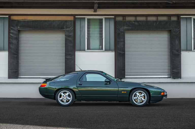 Porsche 928 GTS