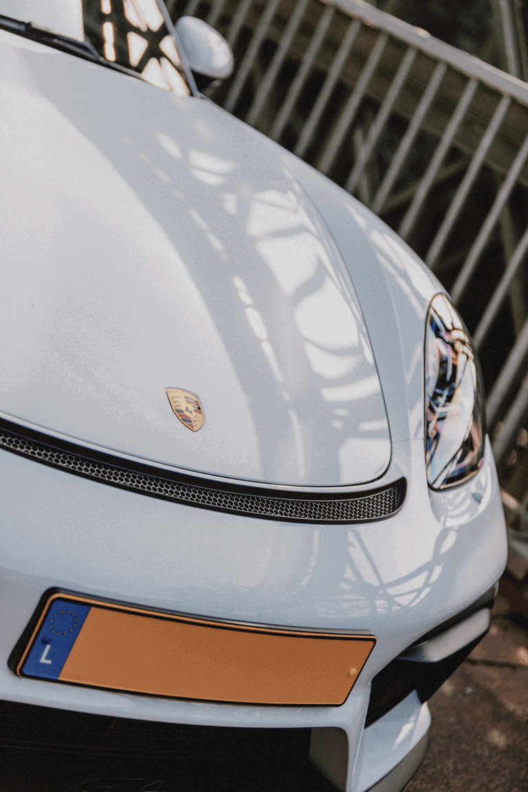 Porsche 718 Cayman GT4