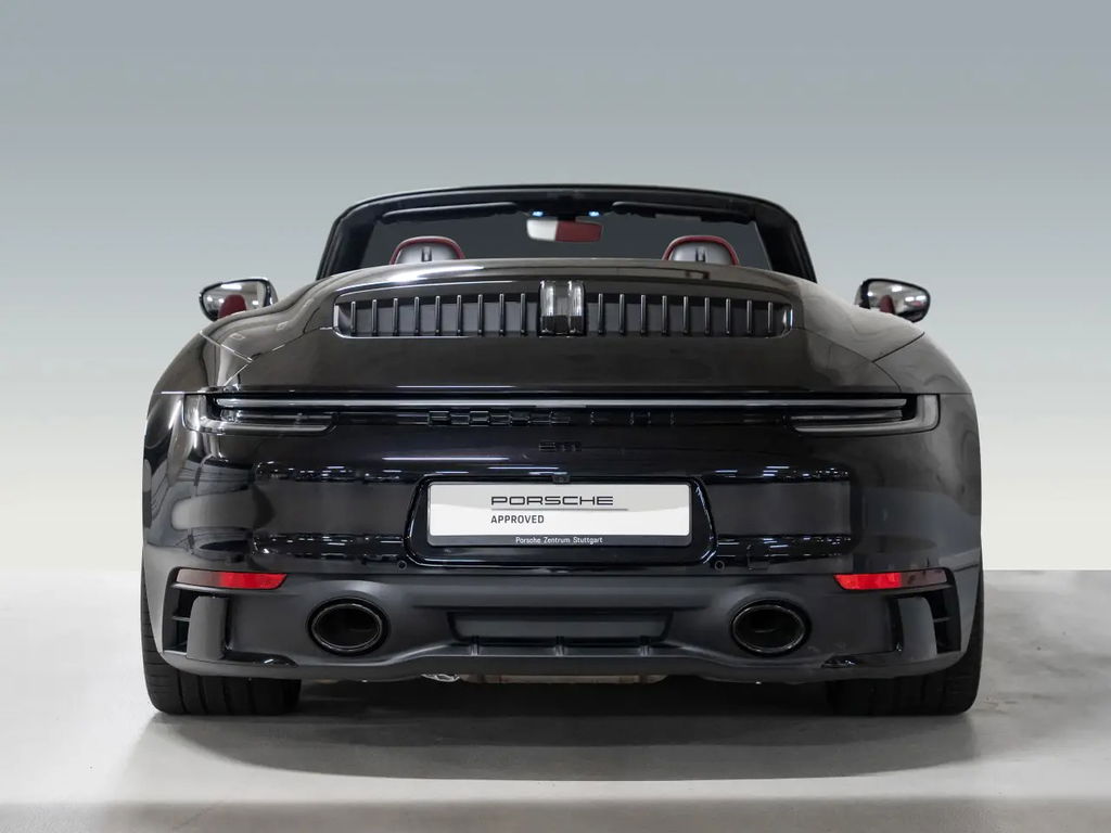 Porsche 992 Carrera 4 GTS