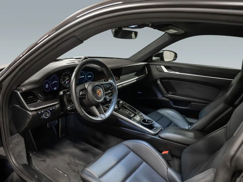 Porsche 992 Carrera GTS