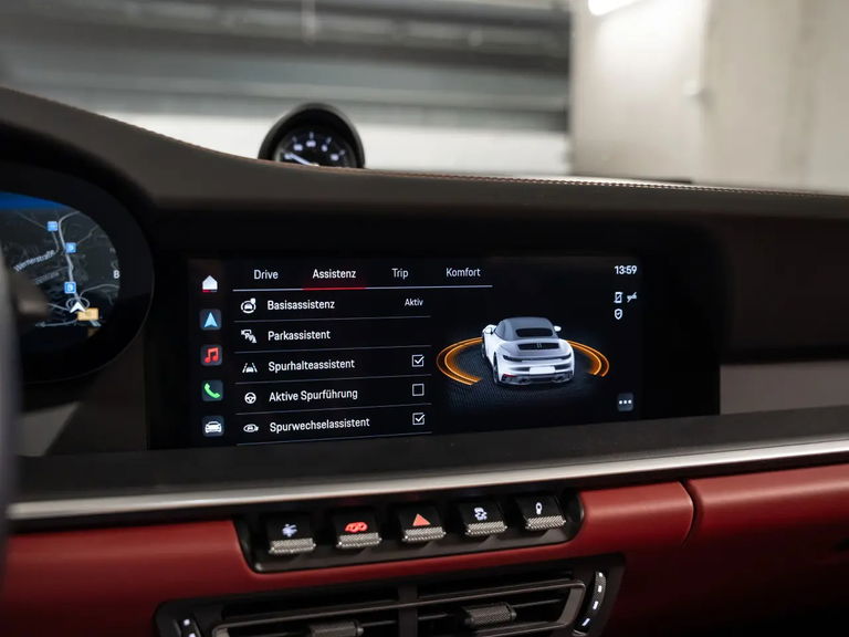 Porsche 992 Carrera 4 GTS