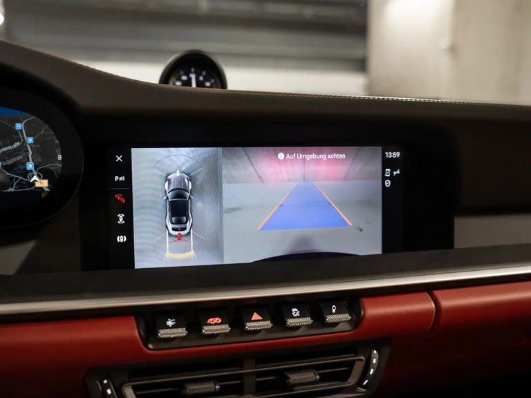 Porsche 992 Carrera 4 GTS