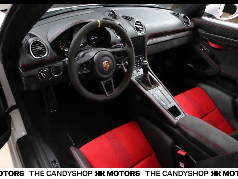 Porsche 718 Spyder RS