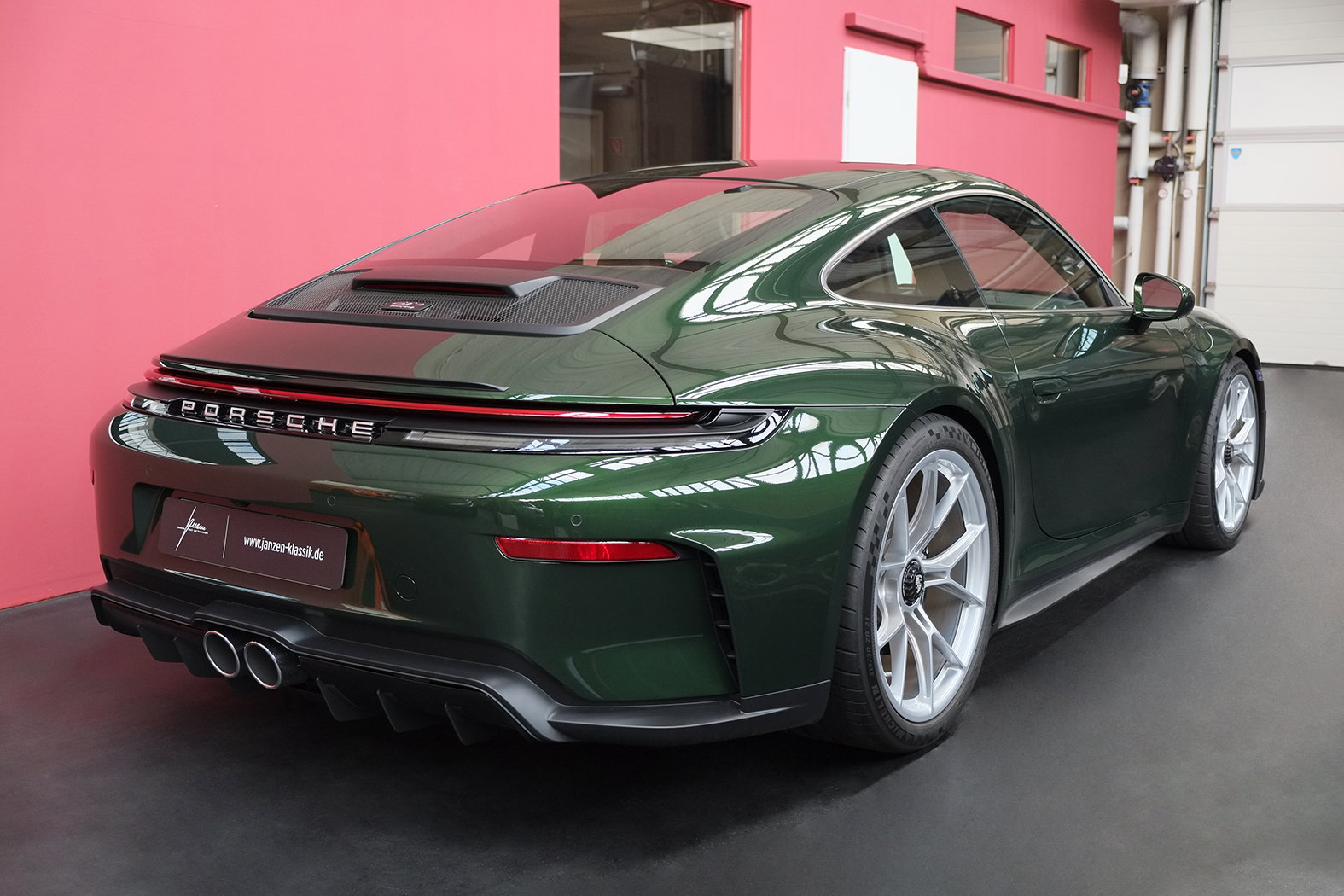 Porsche 992.2 GT3 Touring 2025 - elferspot.com - Marketplace for