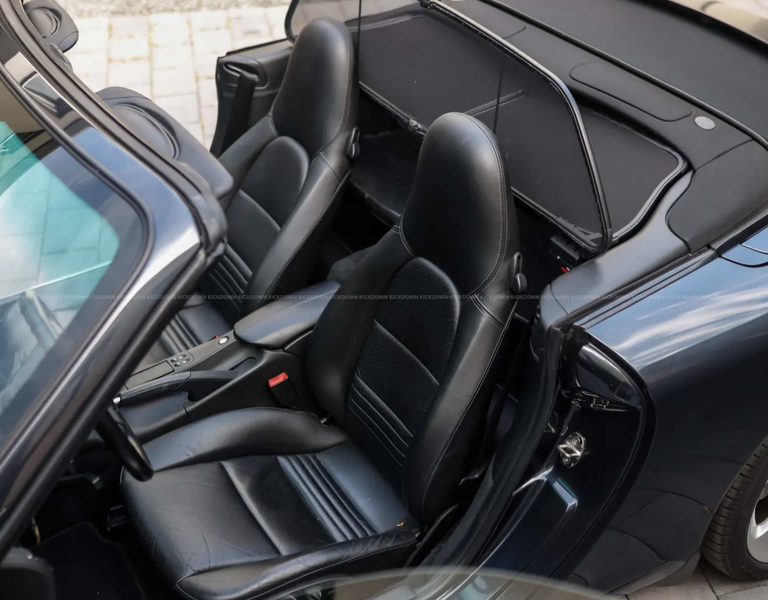 Porsche 996 Carrera 4