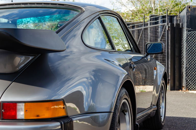 Porsche 911 Carrera 3.2 Supersport