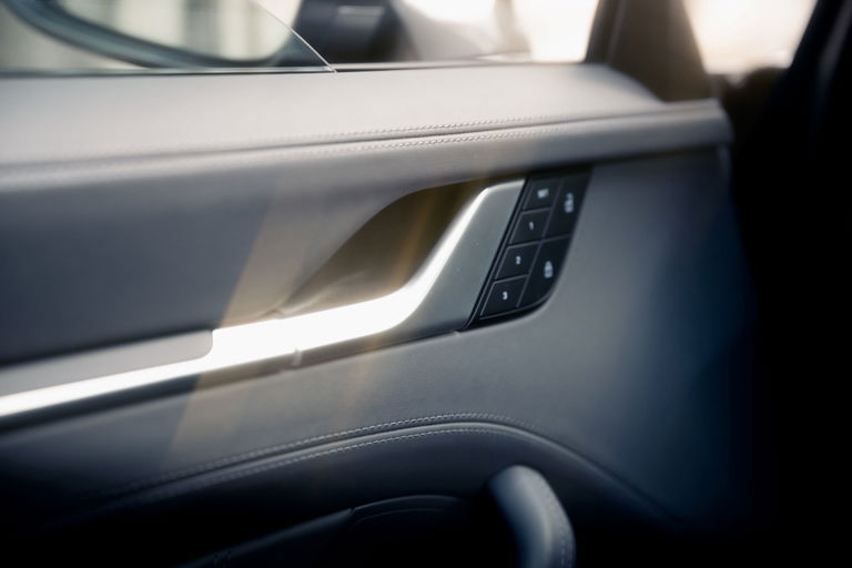 Porsche 992 Carrera 4