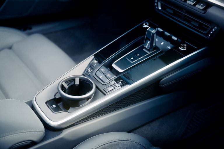 Porsche 992 Carrera 4